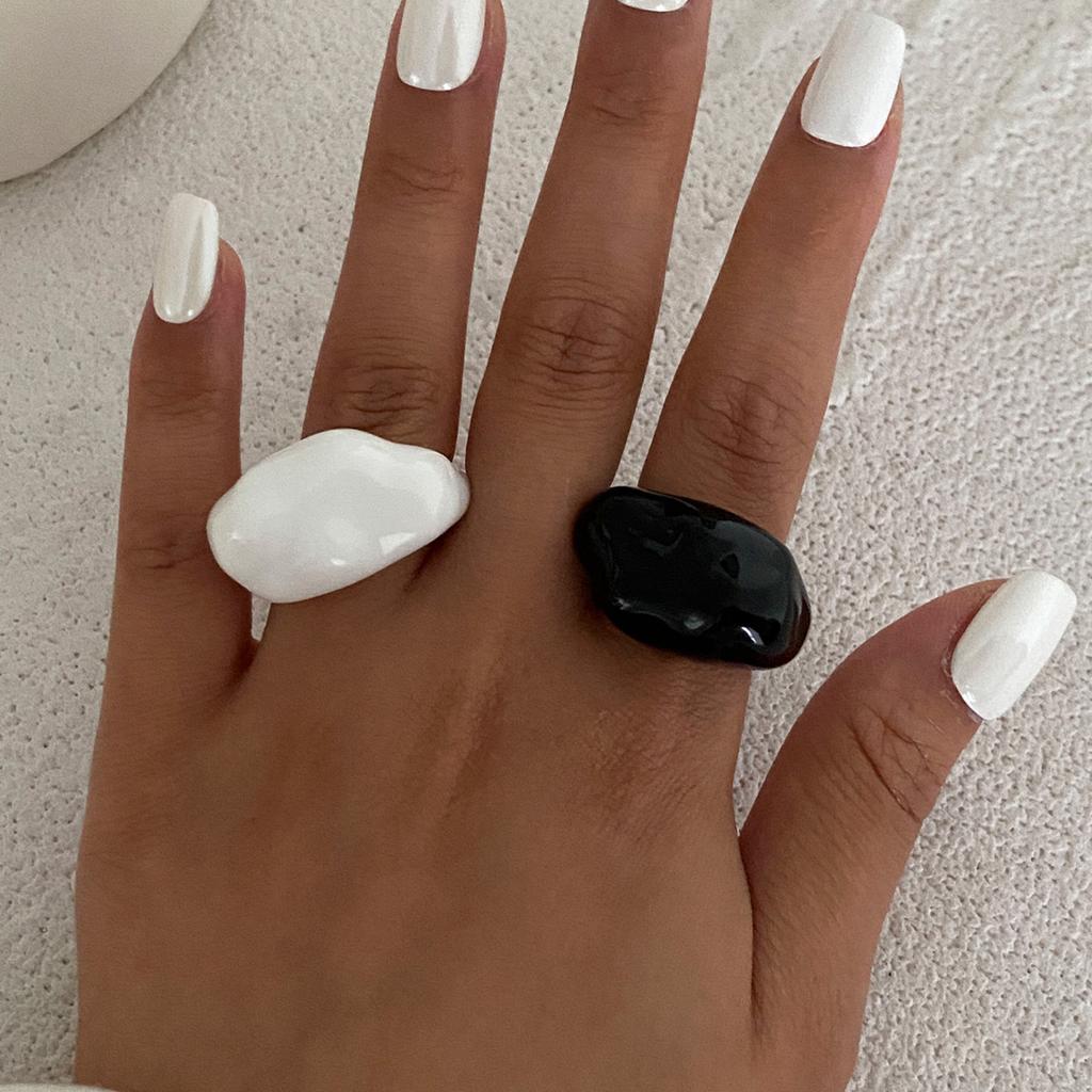 SHIXIN Creative Black White Thick Resin Acrylic Rings for Women Minimalist Irregular Geometric Wide Finger Ring Punk Men Jewelry