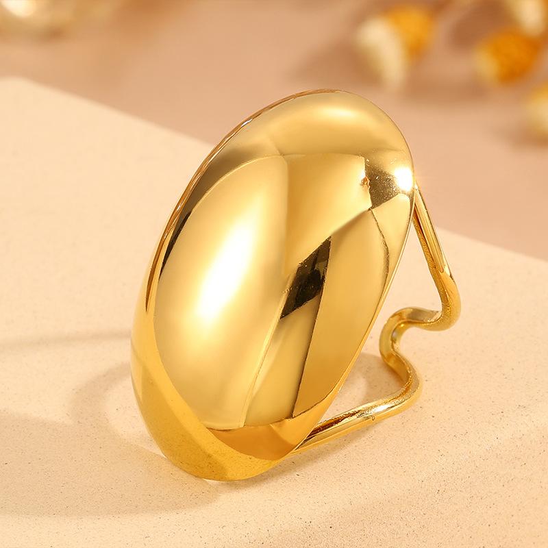 Large-sized Heart-shaped Open Titanium Steel Ring for Women, 18K Gold, Elegant and Versatile, with A High-end Feel.