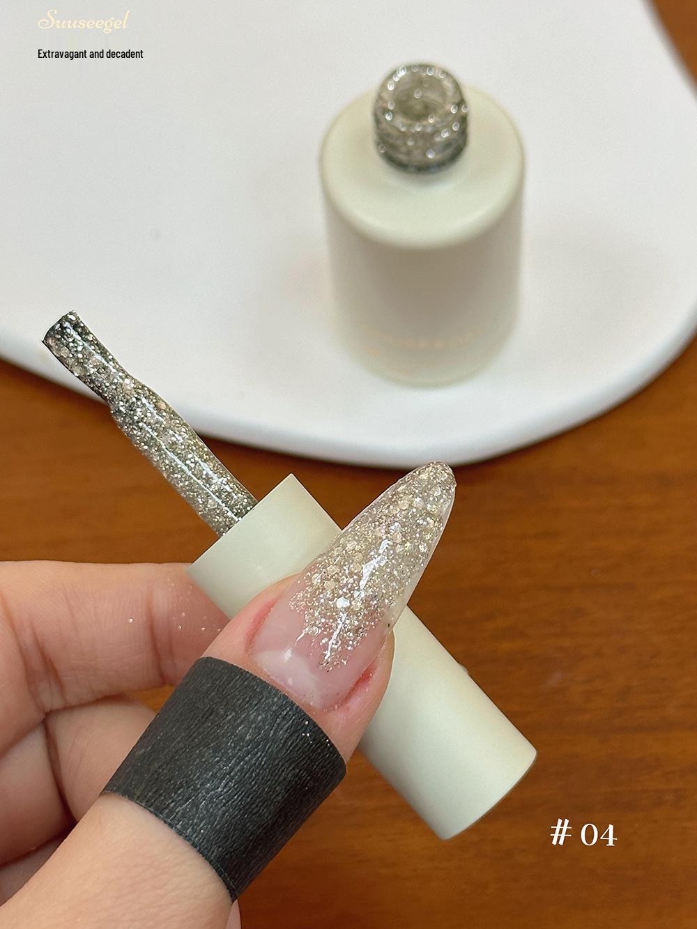 

Звездный Серебряный Глиттерный Гель-лак: 9 ярких оттенков для ослепительного нейл-арта