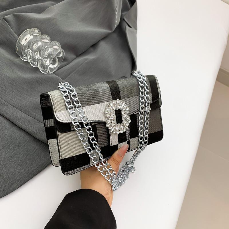 New Summer Personalized Shoulder Bag Fashionable Casual and Beautiful Fashion Bag Female Temperament Crossbody Small Square Bag Trendy