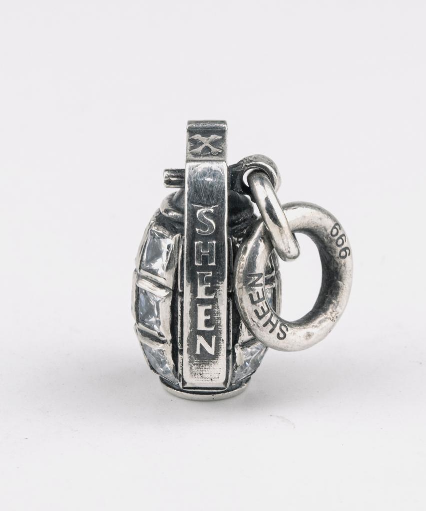 Sheen666 Thumb Series Grenade White Cubic Pendant