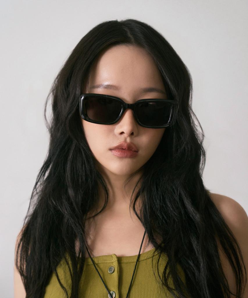 Hangeul Prime Bold Sunglasses Black