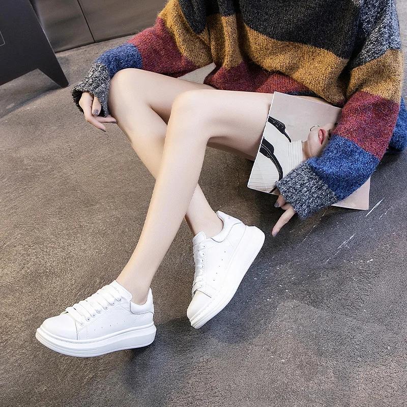 Women's Shoes 2025 Winter Velvet Leather Casual Flat White Shoes Large Size 41-43 Women's Single Shoes Tide