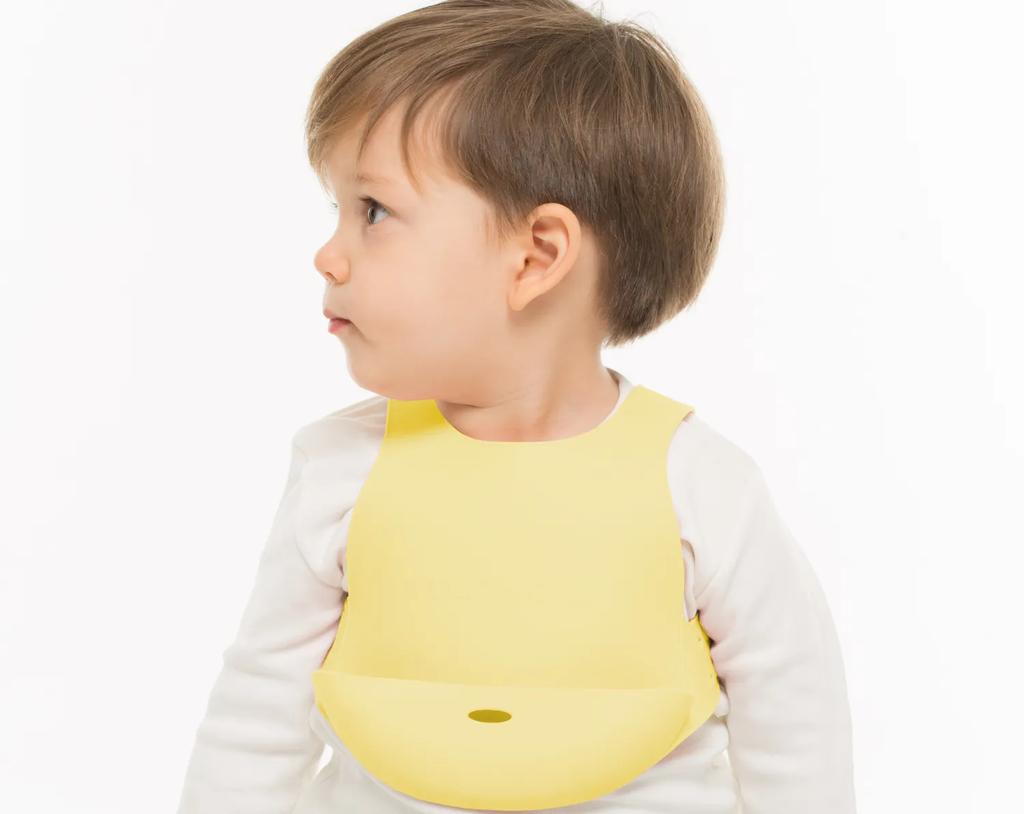 Silicone Bib for Children with Pocket for Dishes Yellow MinikOiOi 1 Pc.