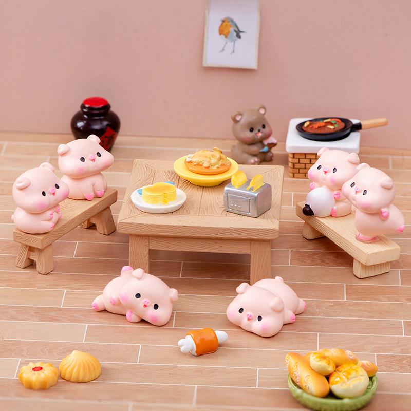 Cute Gourmet Pig Ornament Cartoon Piggy Figurine Car Desktop Decoration Micro Landscape Dollhouse Miniature Toy