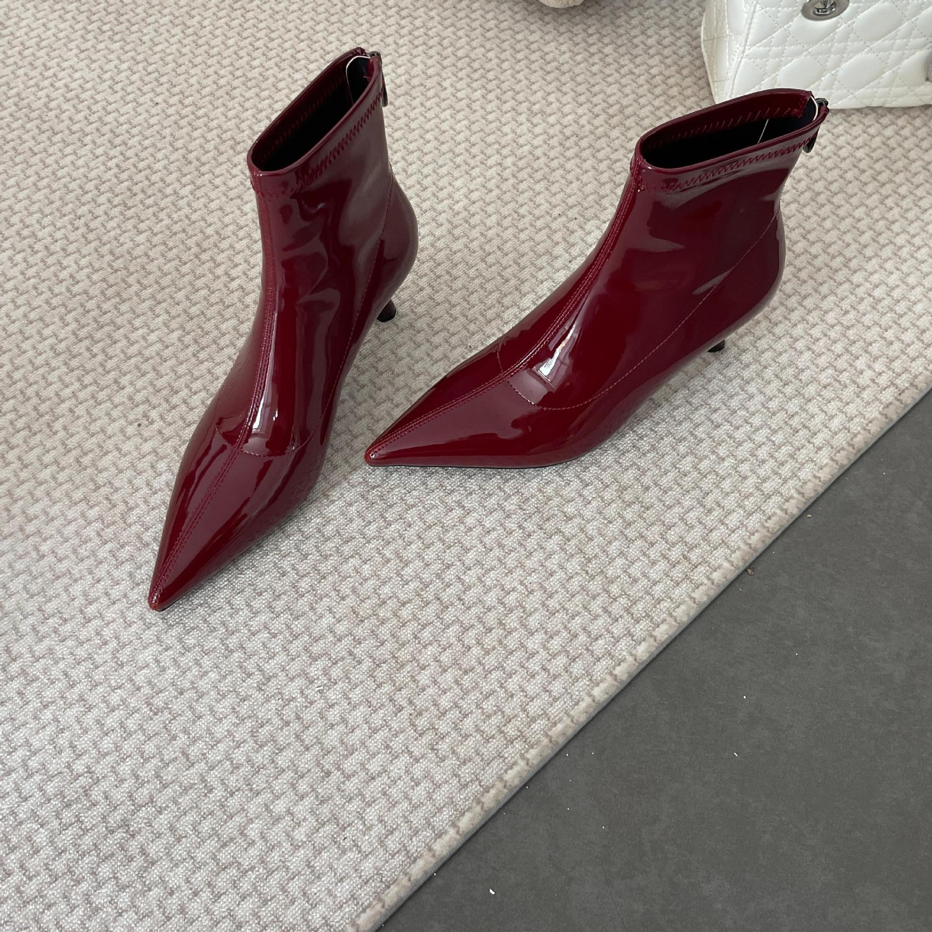 

2025 осень и зима новые тонкие ботинки~ тонкий каблук высокий каблук острый носок темперамент мягкая кожа задняя молния корейская версия универсальные короткие ботинки 39