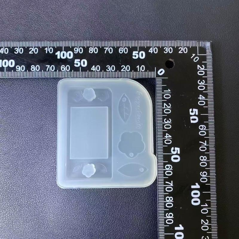 Sturdy Silicone Pendant Mould Featuring Multiple Designs For Easy Releases And Versatile Use In Projects