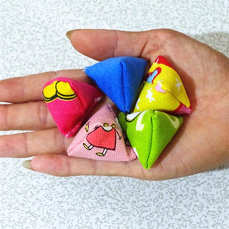 Kids' Triangle Throwing Beanbag - Handheld Game Toy for Kindergarten and Primary School