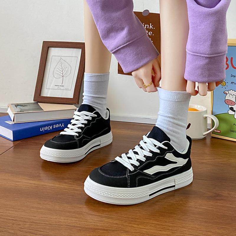 Vielseitige schwarze Canvas-Schuhe Frühling neue Schnür-Retro-Einzelschuhe Studentenlaufschuhe dicke Sohle Damenschuhe