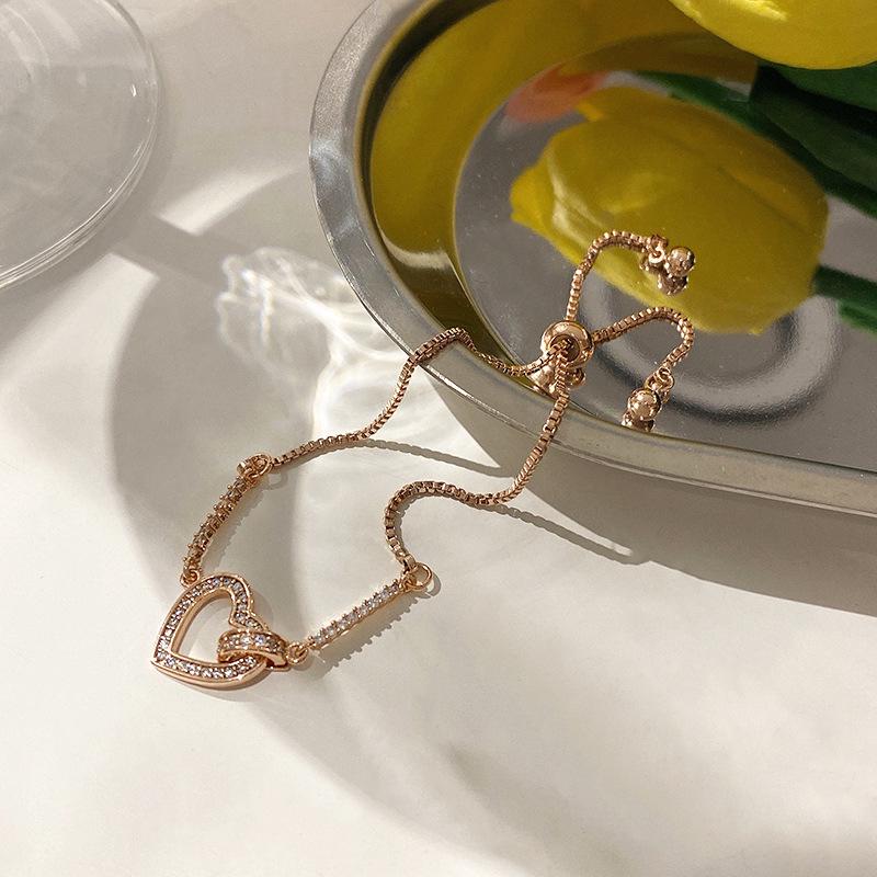 Brățară elegantă cu inimă pavată micro, care nu se decolorează, pentru femei - Bijuterii de mână minimaliste de înaltă calitate, ideale pentru cele mai bune prietene