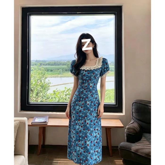 Hong Kong style blue background safflower floral dress lace square neck short sleeve high waist meat covering slim and thin retro atmosphere dress