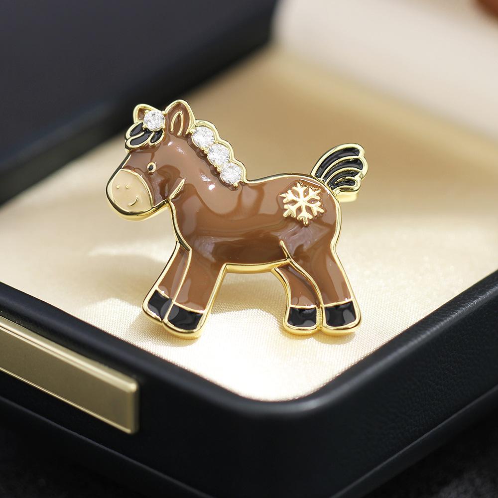 

New Year s New Product Year of the Horse Dripping Oil Three-color Foal Brooch Delicate Diamond-encrusted Versatile Animal Zodiac Horse Pin Female