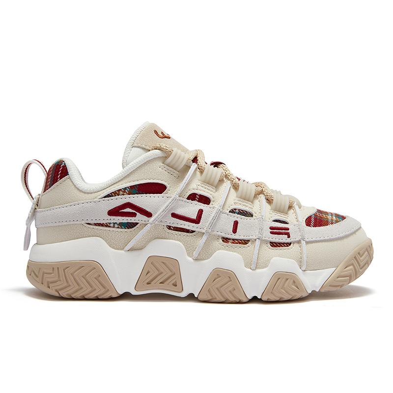 Fila Fusion Buster Bequeme Vielseitige Strapazierfähige Leichte Retro-Basketballschuhe mit niedrigem Schaft Damen Sneaker Beige T12W513219FWS