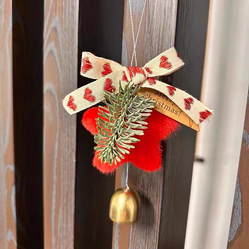 Imitation Noble Mini Christmas Wreath Car Ornament: Festive Window Display Pendant