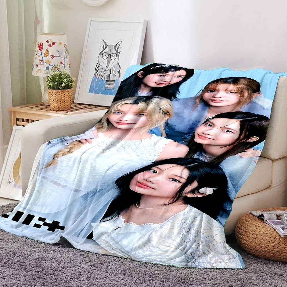 1pc Girl Group Fashion Flannel Blanket for Super Soft Cute Comfort Blanket for Travel Bedding Couch Sofa Blanket Y7308