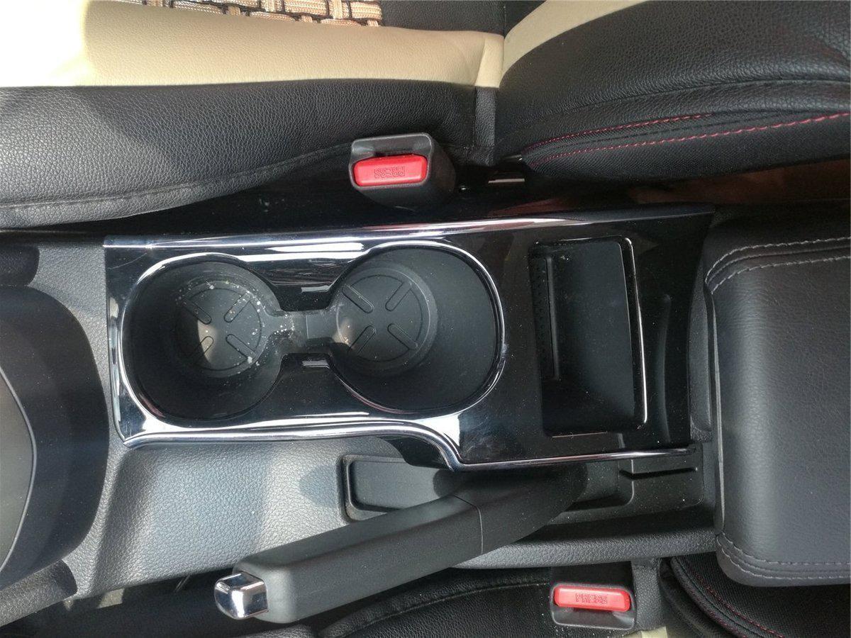 

Qashqai 16-17 Переключатель стеклоподъемника, Накладка внутренней ручки, Кольцо динамика и Декор подстаканника Yes