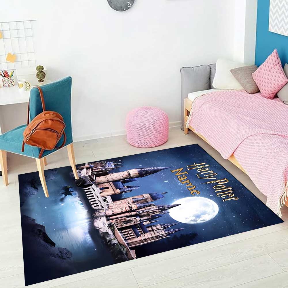 Warner Bros. Funktioniert (56) Personalisieren Sie Ihren Namens-Teppich, Ihr Bürostuhl-Kissen, Ihr Geschenk für Schlafzimmer und Wohnzimmer zu Hause.