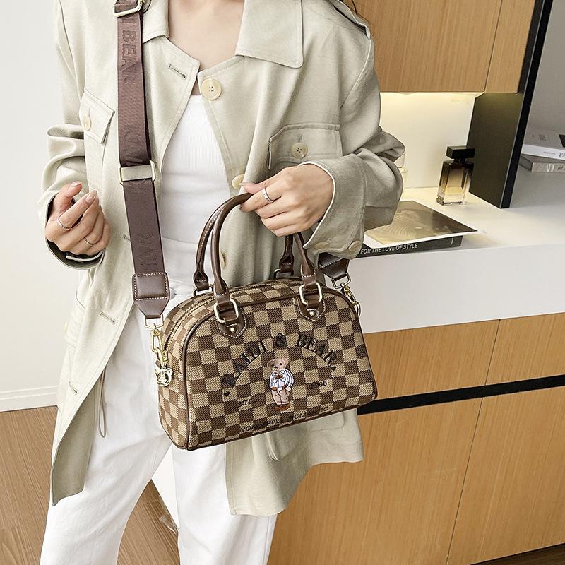 2026 Hello Kitty Color Block Handbag – Stylish Crossbody & Single Shoulder Bag for Women