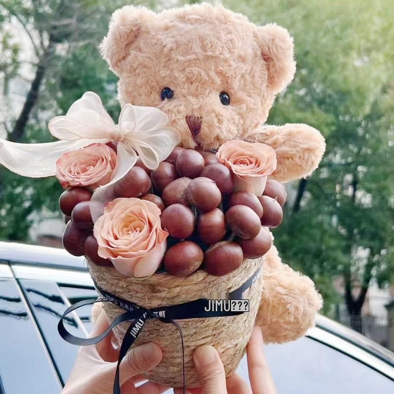 Chestnut Bear Hugging Straw Braided Flower Basket - Holiday Bestseller, Online Celebrity Favorite