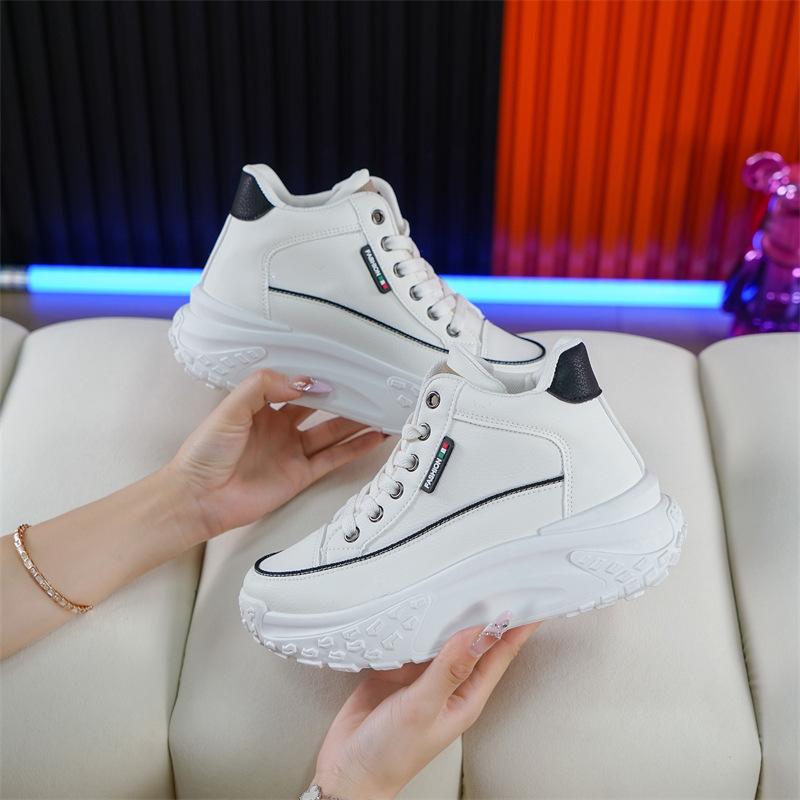 High-top little white shoes 2025 autumn new Korean version ins female students thick-soled height-increasing small sports and leisure shoes