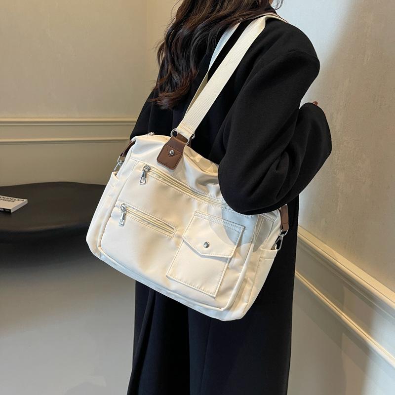 Casual bag Large capacity lightweight commuter tote bag Multi-pocket shoulder bag Student handbag Autumn versatile women's bag
