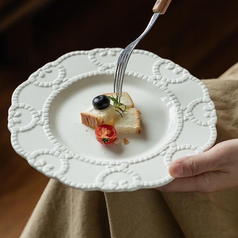 Französisches Relief Keramikteller Blumengeformter Rand Gemüseteller High-End Restaurant Dessertteller Kreativer Heimalltagsteller