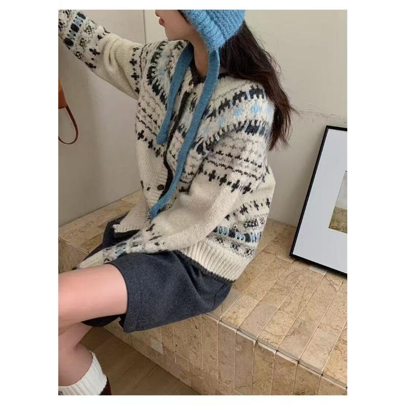 

Vintage Fair Island small fragrance soft waxy texture autumn and winter knitted cardigan women s knitted jacket One Size