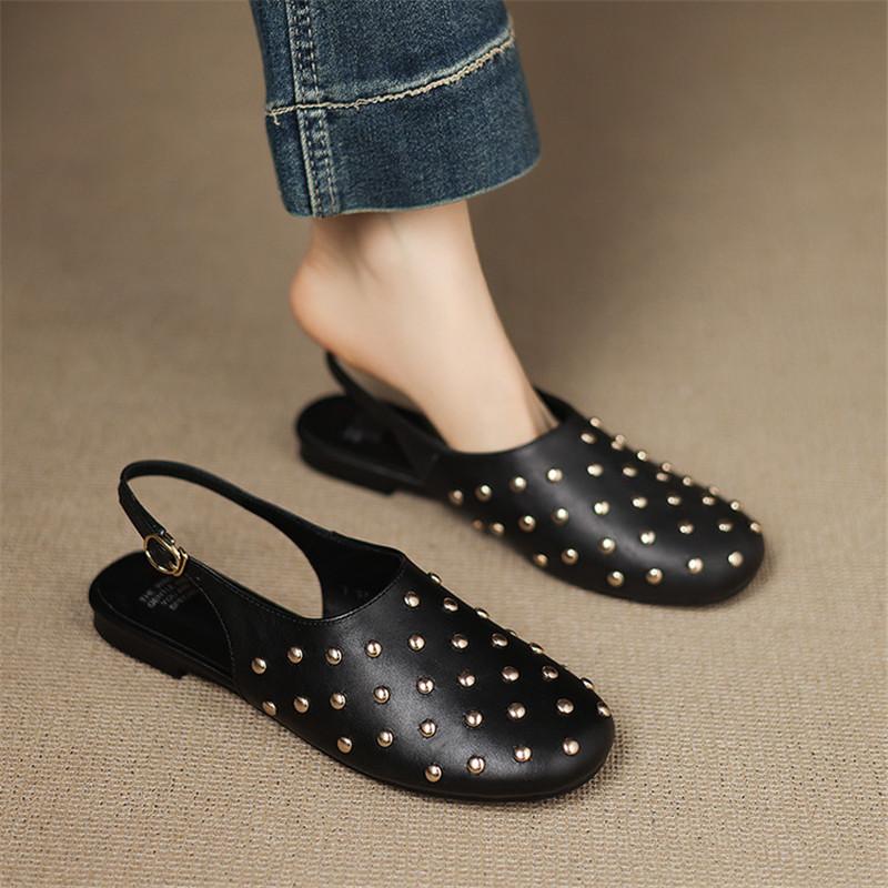 Fashion New Summer Sandals Genuine Leather Round Toe Sandals for Women Low Heels Fashion Rivet Sandals Ladies Shoes Women Flat Shoes