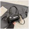 Niche Design Retro Bowling Bag Women's 2025 New Fashion Messenger Bag Simple Handbag Shoulder Bag