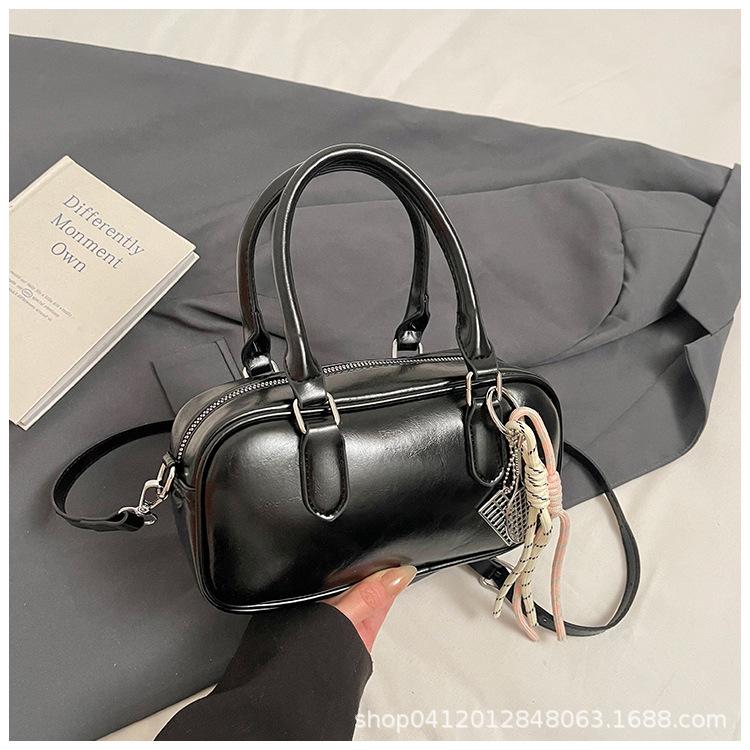 Niche Design Retro Bowling Bag Women's 2025 New Fashion Messenger Bag Simple Handbag Shoulder Bag
