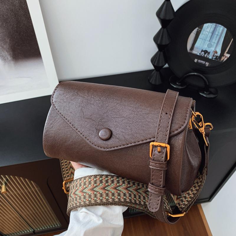 Popular bags women's new autumn and winter retro casual commuting shoulder messenger bag pillow bag