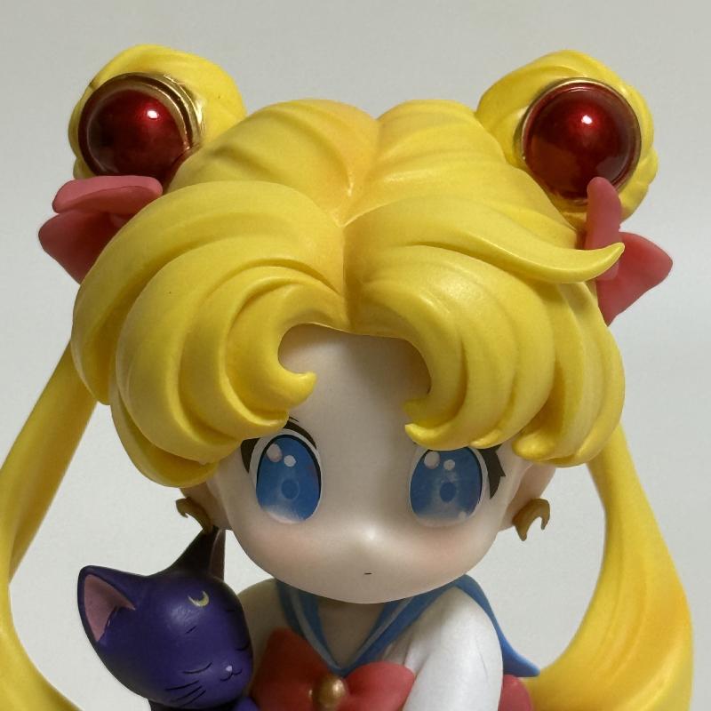 New Q Style Sitting Sailor Moon & Usagi Tsukino Gk Statue Anime Collectible Figure Kawaii Desktop Decor Car Ornament Fans Gift
