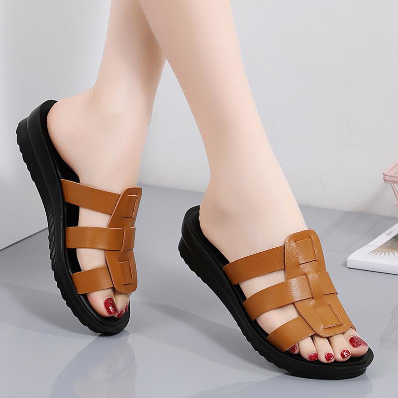 

Женские шлепанцы на толстой платформе с танкеткой, легкие сандалии, летние пляжные туфли, тапочки, удобные сандалии с открытым носком и поддержкой свода стопы для женщин 43 коричневый