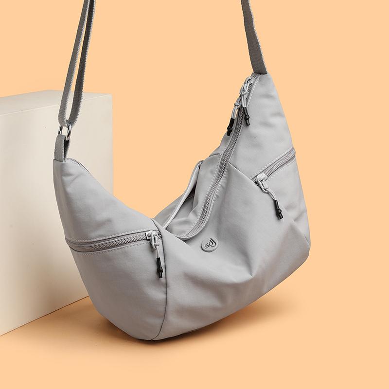 Women Nylon Crescent Bag Lightweight Casual Sling Bag Adjustable Strap Crossbody Bag for Daily Use Ladies' Shoulder Bun Casual Dumpling Bu