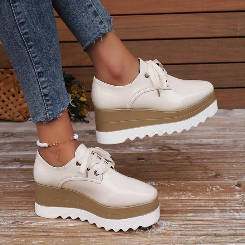 Large size thick-soled muffin shoes women's autumn and winter new lace-up square head patent leather thick-soled wedge heel heightening shoes