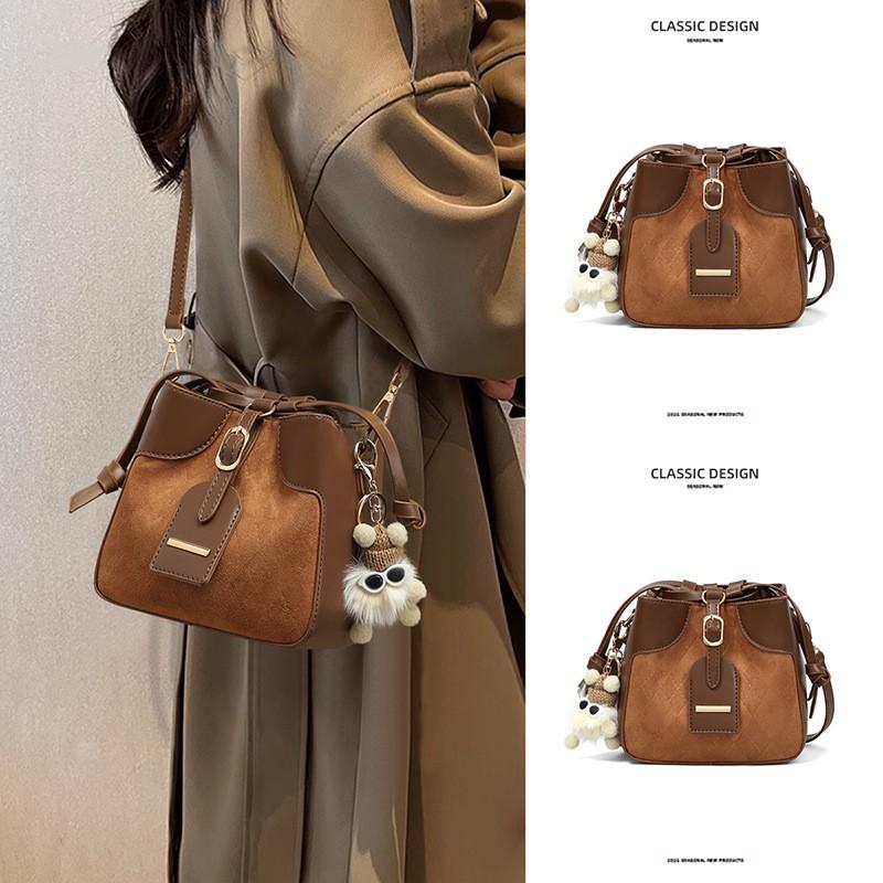 Womens Large Capacity Crossbody Bag Urban Chic Shoulder With Zippered Pockets Synthetic Leather Bucket Style