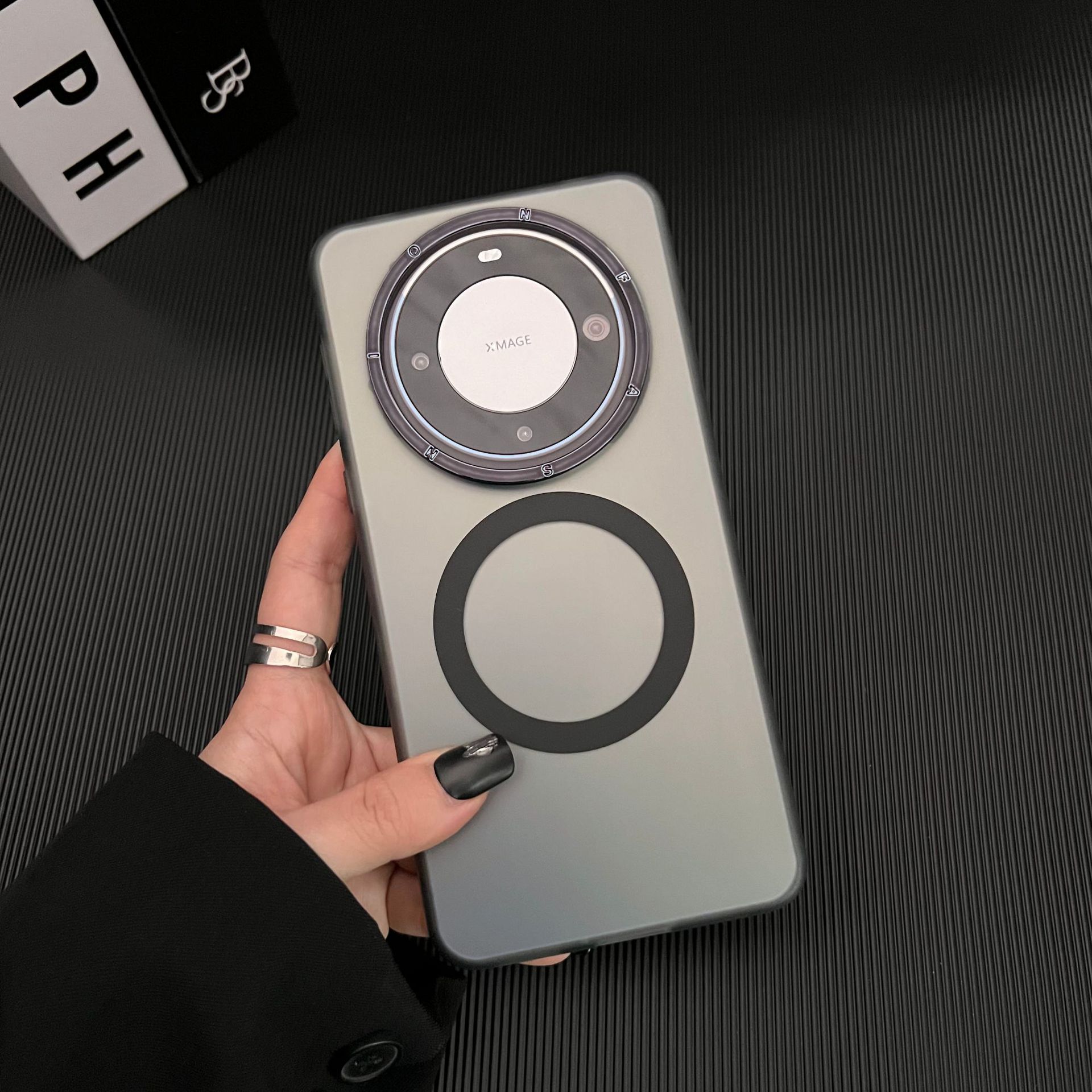 

Сплошной цвет, гальванизированный, цветной, серебристый, подходит для Apple 15, чехол для мобильного телефона с магнитной присоской, iPhone16, Advanced Sense 13, Promax, жесткий чехол 12 Huawei P60Pro