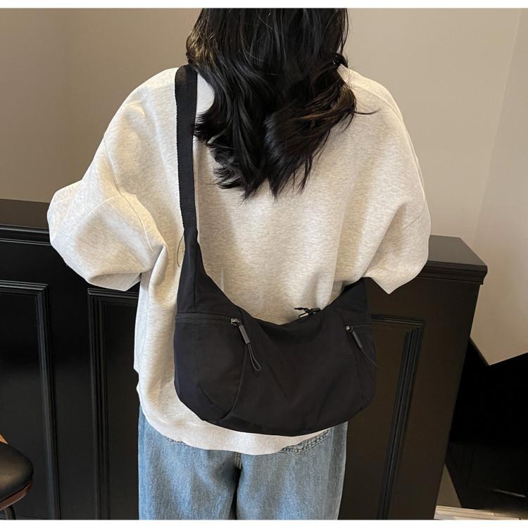 IELGY Japanese Lightweight Nylon Cloth Bag All-Match One-Shoulder Messenger Dumpling Bag