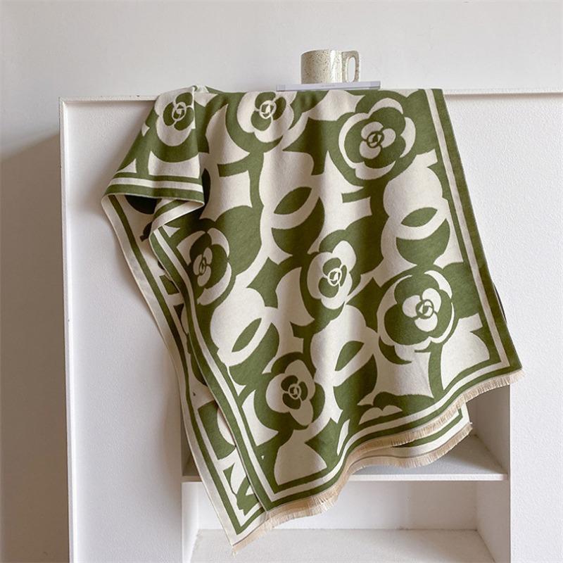 Black and white camellia scarf winter retro fashion versatile imitation cashmere winter scarf warm cashmere shawl