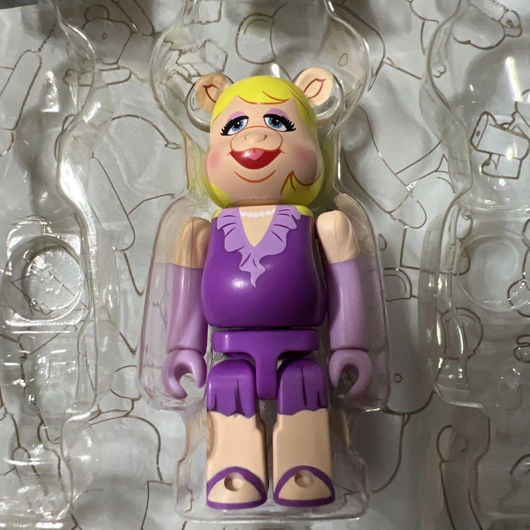 

[Б/У] Фигурка Bearbrick Мисс Пигги 100%