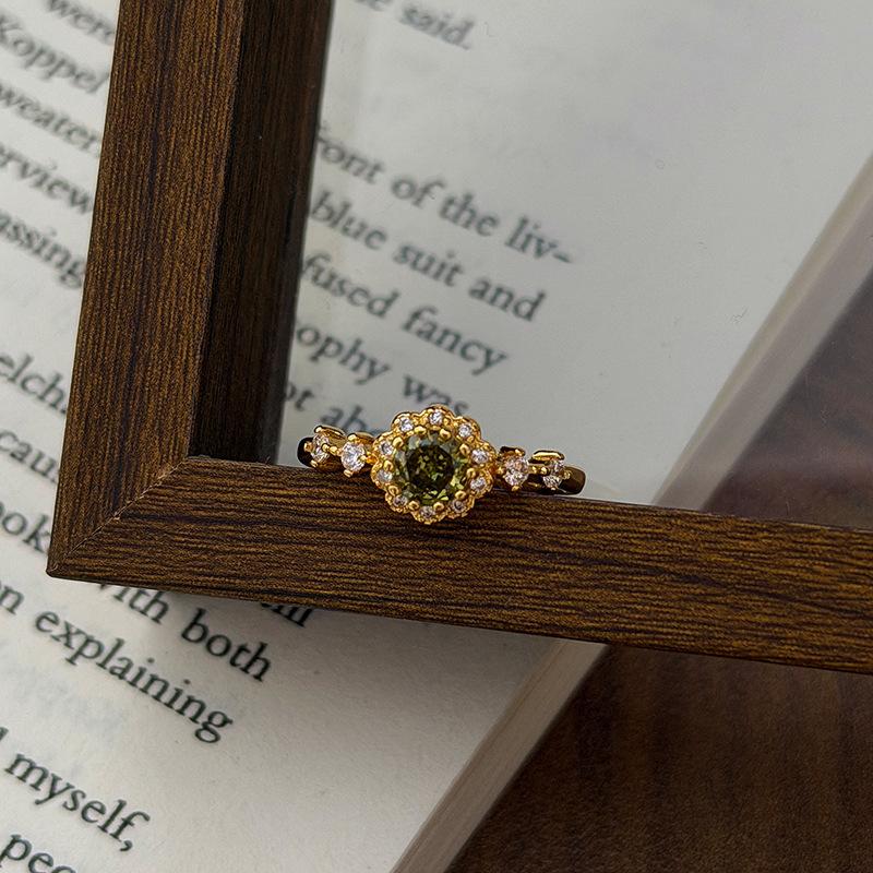 Medieval Vintage Light Luxury Retro Sunflower Wings Full Of Diamonds Zir*****Pen Ring Niche Design Ring Woman