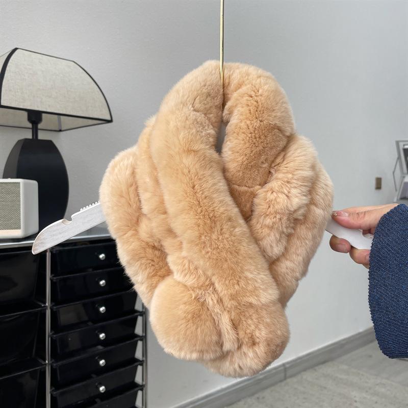 New Designer Gift Luxury Furry Faux Fur Winter Scarf for Women