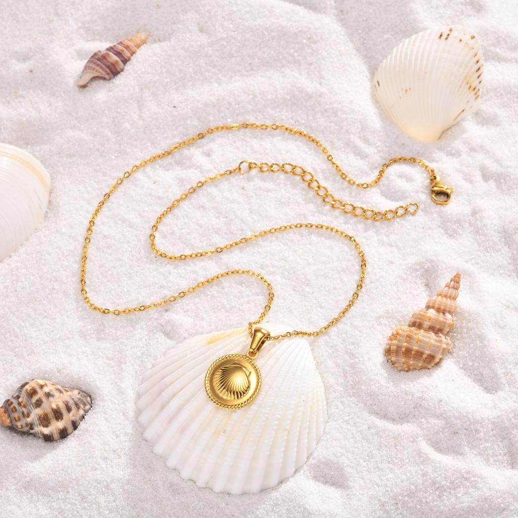 New Trendy Round Brand Pendant Necklace Stainless Steel Full-gloss Shell Medal Pendant Niche Design Net Red Same Necklace