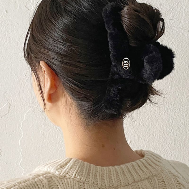 oar Fur Hair Barrette [Black]