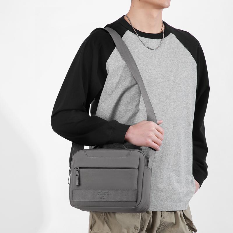 Men's Outdoor Lightweight Bag Travel Bag Shoulder Crossbody Bag