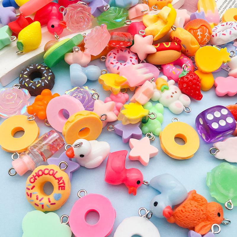 

Смешанные мультяшные смоляные подвески: 10/20 шт. в упаковке (20мм) - Детские украшения ручной работы