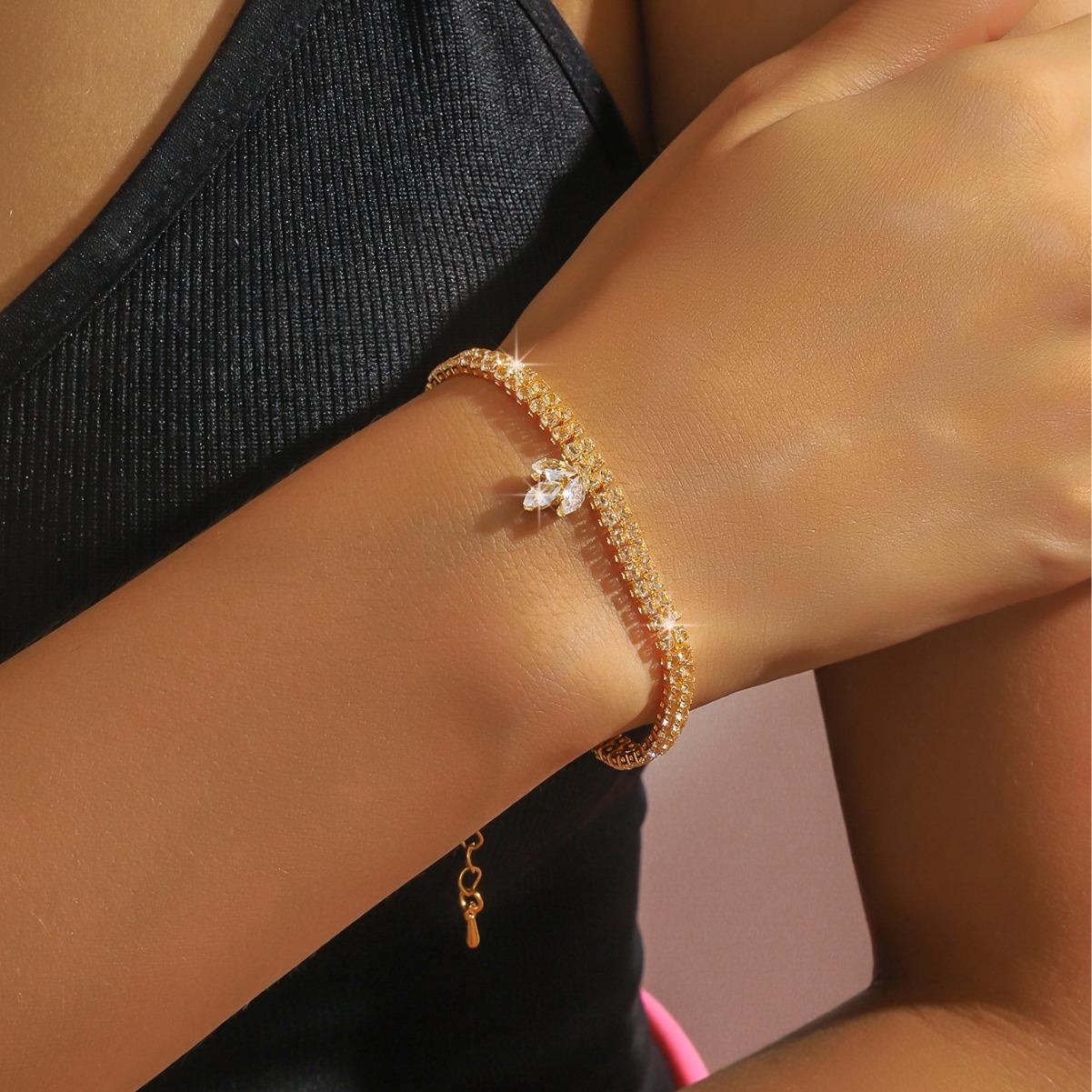 Straight Super Flash Geometric Hollow Rhinestone Bracelet Bridal Banquet Zircon Simple Bracelet Bracelet Accessories