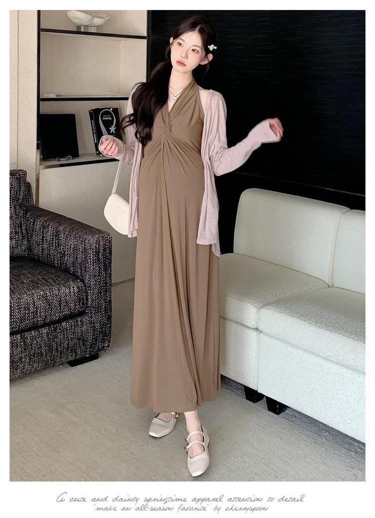 Maternity Dress Set: Spring/Summer 2026 Halter Neck Sun Protection & Slimming Design