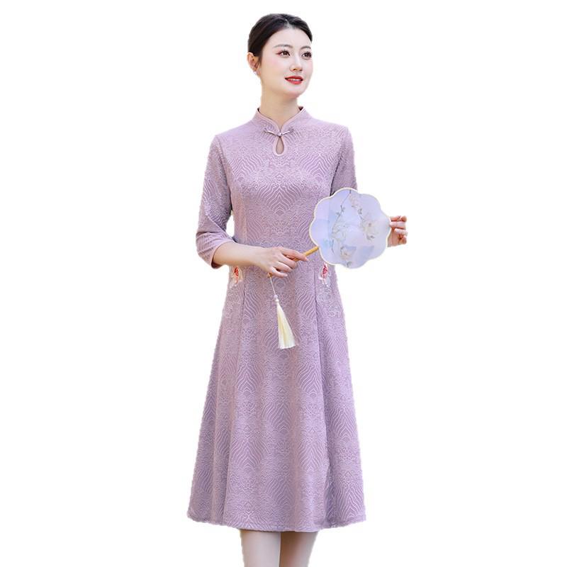 Retro Qipao Dress for Middle-aged Women, Slimming Fit, Seven-quarter Sleeves, Perfect for Spring and Summer
