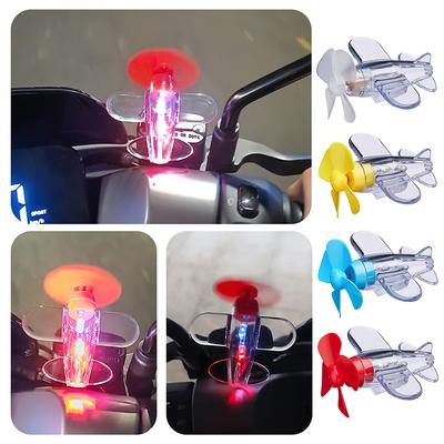 Windbetriebenes LED-Flugzeug-Ornament, Motorrad & Auto Elektrische LED Bunte Lichter Drehbar Flugzeug Windbetriebenes Flugzeug Dekor